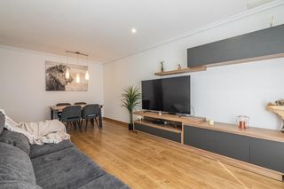 Pis  Leon sanchez saez 62. Luminoso piso seminuevo con garaje , 3 habitaciones y 2 baños co