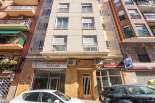 Etagenwohnung in Felipe moya 30. Piso del año 2003 en altabix con 3 habitaciones y 2 baños