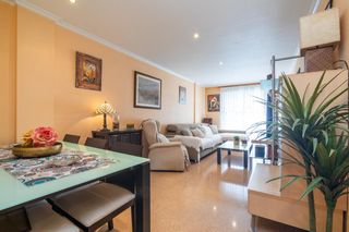 Appartement  Felipe moya 30. Piso del año 2003 en altabix con 3 habitaciones y 2 baños