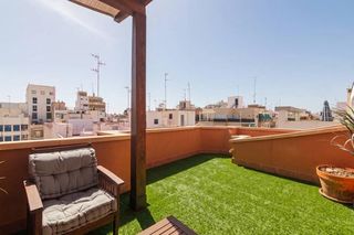 Pis  Calle blas valero 71. Ático de 3 habitaciones, 2 baños en corazón de jesús