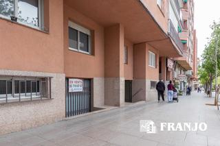 Local commercial à Centre-Eixample-Can Llobet. Franjo sa, vende local comercial  de 126 m2 en paseo doctor mora
