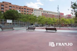 Local commercial à Parc Central. Franjo sa, vende local comercial de 60 m2 construidos con doble