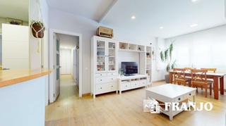 Appartement à Centre-Eixample-Can Llobet. Vivienda en el paseo dr. moragas de 85m2 con plaza de parking.