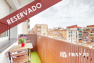 Etagenwohnung in Centre-Eixample-Can Llobet. Vivienda de 70m2 en el centro de la cuidad con balcón orientado