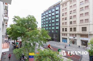 Etagenwohnung in St. Pere - Sta. Caterina - El Born. Vivienda de 136 m2, orientada al sureste en avenida francesc cam
