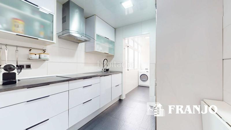 Foto 141fdd01-d80d-4bf0-b7b3-c5b9cef35793. Piso vivienda de 70m2 en el centro de la cuidad con balcón orientado al sur. en Barberà del Vallès