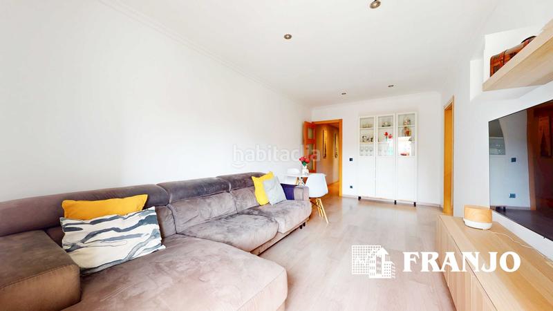Foto 379606a3-348f-44f3-a9ee-ce455e165118. Piso vivienda de 70m2 en el centro de la cuidad con balcón orientado al sur. en Barberà del Vallès
