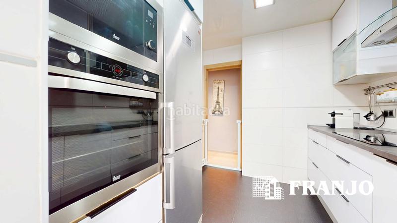 Foto ade629c1-801b-4feb-b1dd-84ba81271645. Piso vivienda de 70m2 en el centro de la cuidad con balcón orientado al sur. en Barberà del Vallès