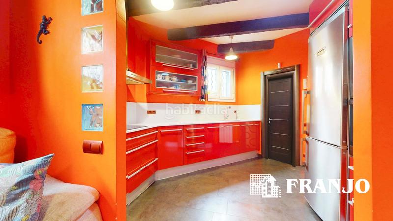 Foto ef99d678-066b-4949-b3cb-fca95a9db4ef. Semi detached house with heating parking in Creu de Barberà Sabadell