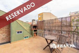 Casa adossada a Creu de Barber. Casa adosada de 60 m2,  con terraza de 30 m2 orientada al sur y