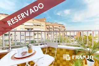 Pis a Centre-Eixample-Can Llobet. Vivienda de 89 m2 con vistas  en el centro.