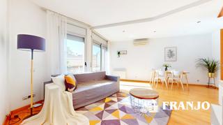 Appartement à Gràcia. Vivienda de 85m2, toda exterior, con parking a 100 metros de los