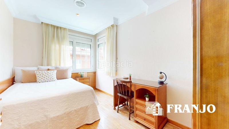 Foto 755d0dac-4d34-45cc-be0f-7cc87b80855b. Lloguer casa adossada amb calefacció aparcament piscina a Barberà del Vallès