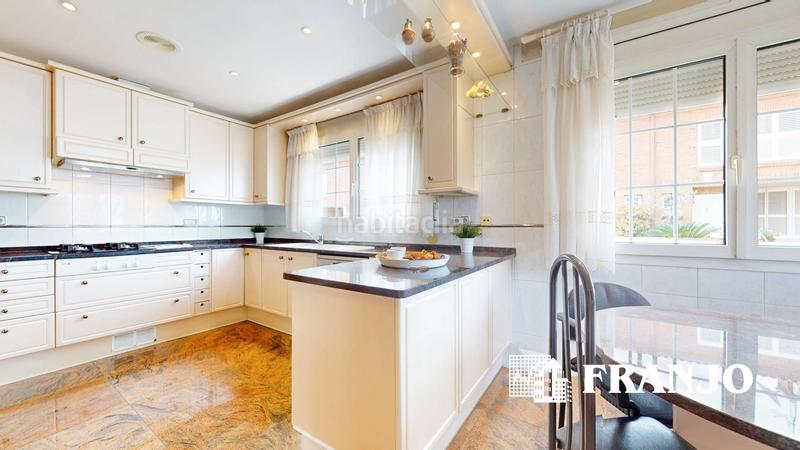 Foto 94f902e4-3339-458a-a719-55f9add21bb7. Lloguer casa adossada amb calefacció aparcament piscina a Barberà del Vallès