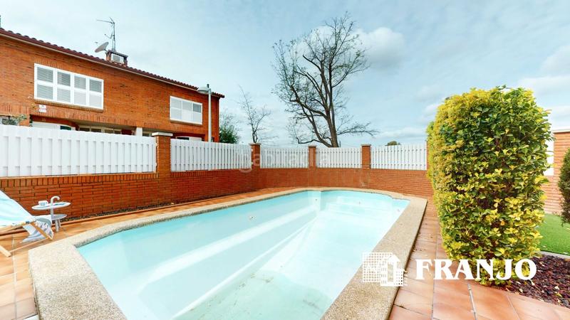 Foto 57f3eef6-576a-4aca-8c4c-fdf66842080f. Location maison jumelée avec chauffage parking piscine dans Barberà del Vallès