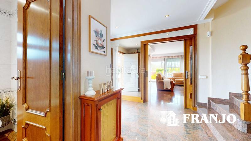 Foto b48b71f1-84c0-474d-a907-c584a7a01743. Location maison jumelée avec chauffage parking piscine dans Barberà del Vallès