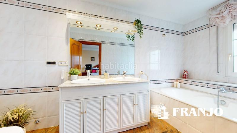 Foto fff1027b-1dd1-4014-a037-b646fa55d586. Location maison jumelée avec chauffage parking piscine dans Barberà del Vallès