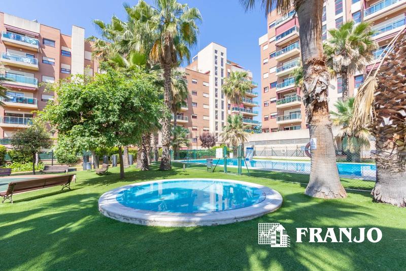 Foto 5496674e-7c3c-4160-ad9f-edef31ed965e. Appartement avec chauffage parking piscine dans Parc d´Europa Barberà del Vallès