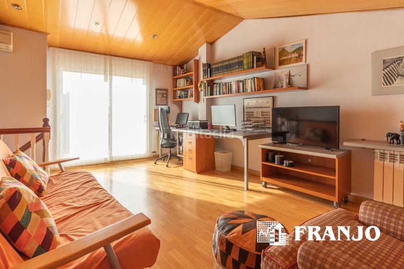 Foto 2fda8915-2f2b-49a1-85d6-6528a9f1fd3a. Casa adossada amb calefacció aparcament a Barri Antic Barberà del Vallès