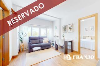 Appartement à Eixample. Vivienda, perfecta para entrar a vivir, de 66 m2 más un patio de