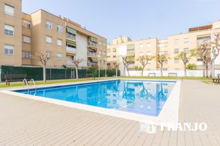 Pis a Can Serra. Franjo s.a vende vivienda con plaza de parking y zona comunitari