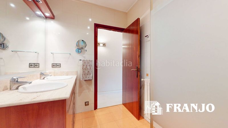 Foto 2de0cc5f-48eb-4f0f-8feb-621387aedbb4. Casa adossada amb calefacció aparcament a Creu de Barberà Sabadell