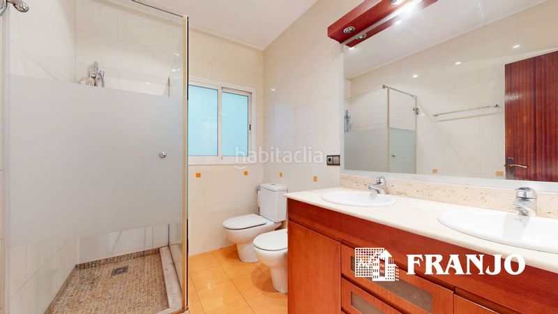 Foto 8aafe26c-a814-4ce0-bef0-ed4288ca1ca2. Casa adossada amb calefacció aparcament a Creu de Barberà Sabadell