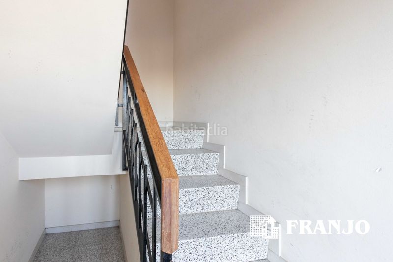 Foto a22d0036-44f0-4a34-ad7b-4f4b35365abf. Casa adossada amb calefacció aparcament a Creu de Barberà Sabadell