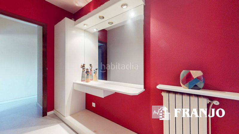 Foto c53ef631-4ce7-401b-aabb-b9efe7829669. Casa adossada amb calefacció aparcament a Creu de Barberà Sabadell
