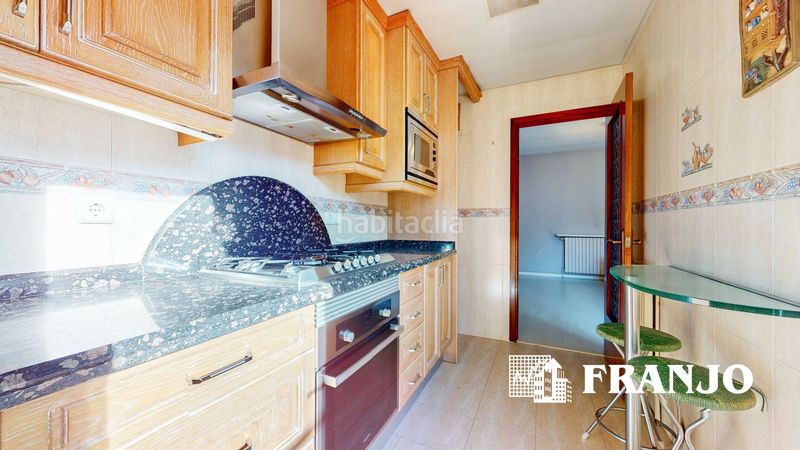 Foto e0ba8052-ac46-4f8d-a9cc-ba60986f2787. Casa adossada amb calefacció aparcament a Creu de Barberà Sabadell