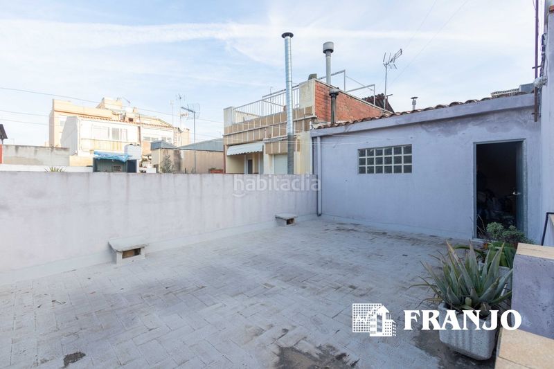 Foto f26fa8bf-949c-47c6-b525-16e396bfb46e. Casa adossada amb calefacció aparcament a Creu de Barberà Sabadell