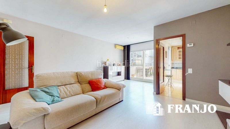 Foto f445f305-0b39-4813-894b-f4b41505ca90. Casa adossada amb calefacció aparcament a Creu de Barberà Sabadell