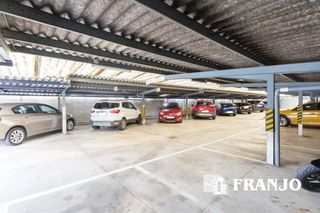 Capannone industriale in Ca n´Esteper-Can Gorgs-Can Gorgs II. Franjo sa vende nave de 550 m2 con 26 plazas arrendadas. rentabi