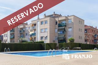 Pis a Can Serra. Franjo s.a vende vivienda con zona comunitaria ajardinada y pisc