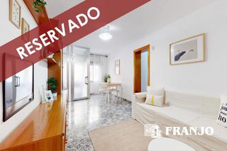 Pis a Barri Antic. Vivienda en planta baja situada en la calle sant pere.