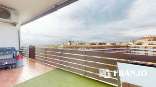 Pis a Les Arenes - La Grípia - Can Montllor. Vivienda de 90 m2  con una terraza de 15m2 orientada al suroeste