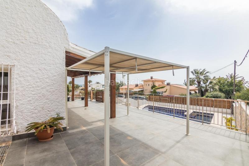 Foto 943ca085-fdd0-4d48-873e-bc4a95409646. Chalet mit parking pool in calas Santa Pola este Santa Pola