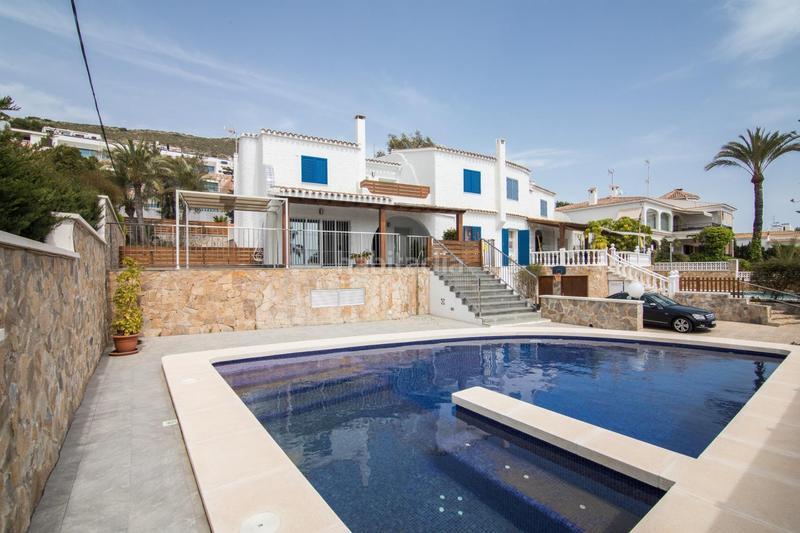 Foto a6a1d650-c86f-482f-b151-f21607771b0d. Chalet mit parking pool in calas Santa Pola este Santa Pola