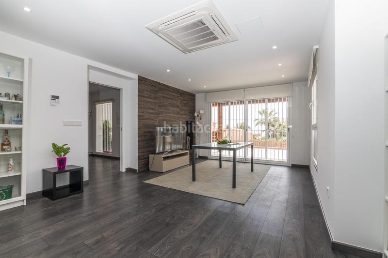 Foto d84770a6-edae-4a3e-96aa-7b3b0d8c3a9b. Chalet mit parking pool in calas Santa Pola este Santa Pola