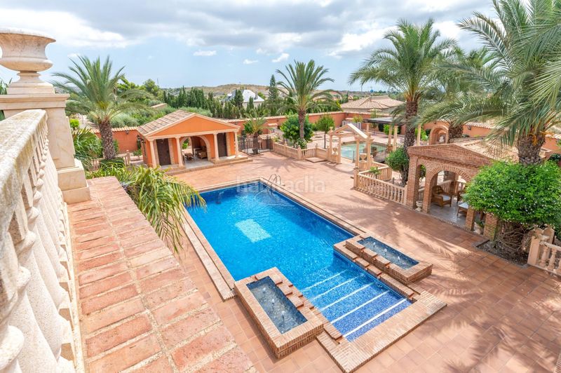 Foto b3d6f2b6-09b0-41e8-813d-6430f92787b4. Xalet amb calefacció aparcament piscina a Jubalcoi Elche / Elx