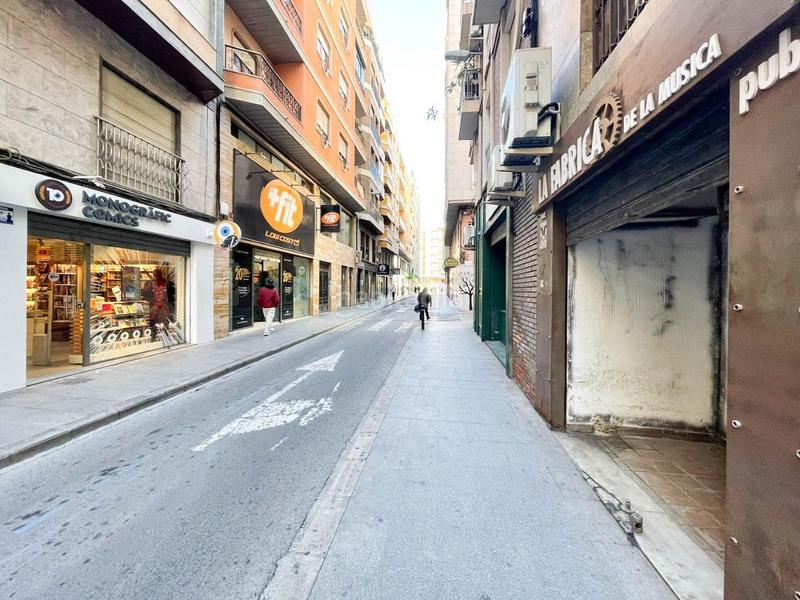 Foto 409fc9cf-0eb4-40b0-953b-367107a6cd82. Alquiler local comercial en calle porta d'alacant 11 pub en alquiler en Centro de elche en Elche / Elx