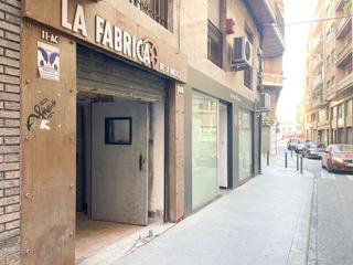 Rent Business premise in Calle porta d'alacant 11. Pub en alquiler en centro de elche