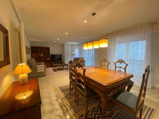 Location Appartement  Calle calle de sant vicent. Amplio, céntrico, a estrenar....
