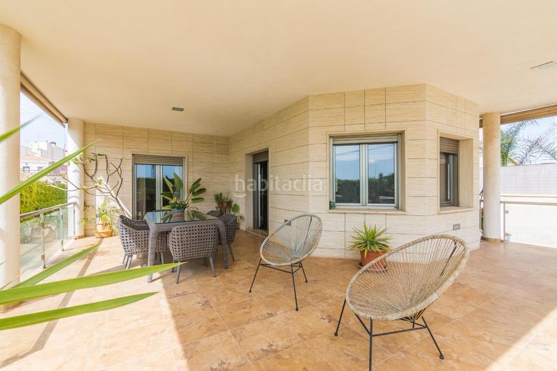 Foto 3a9ad0b7-4e08-4e9f-bf37-104a7a02c1bb. Chalet exclusivo chalet en Torrellano espacio, diseño y comodidad en un entorno privilegiado en Elche / Elx