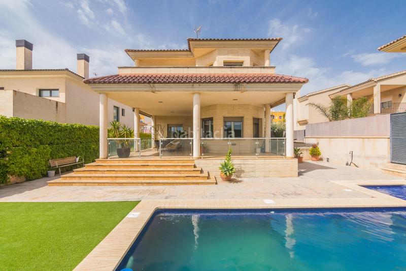 Foto 4befb43f-9a90-4273-a31f-e2e872917b53. Chalet exclusivo chalet en Torrellano espacio, diseño y comodidad en un entorno privilegiado en Elche / Elx