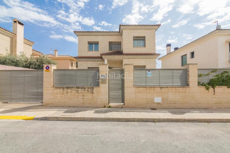 Foto cb2a3776-0110-478f-adca-7d1e0a56f061. Chalet exclusivo chalet en Torrellano espacio, diseño y comodidad en un entorno privilegiado en Elche / Elx