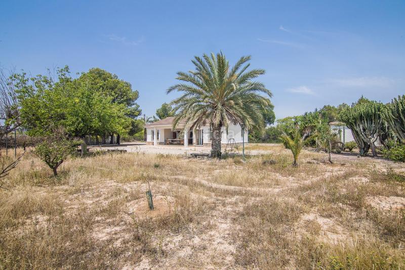 Foto fd255ff1-73da-4b0e-98bb-abfe762a4304. Casa con parcheggio in Jubalcoi Elche / Elx