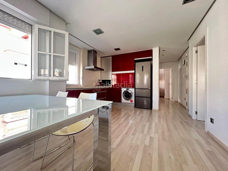 Foto c19965c1-9d8c-49bd-86e7-93d5774c5ea6. Miete appartement mit parking in Calas Santiago Bernabeu Santa Pola