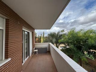 Piso en Calle francisco perez campillo 15. Tu nuevo hogar en una urbanización con piscina te está esperando