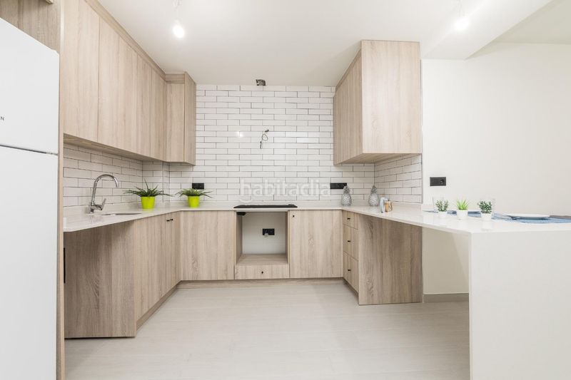 Foto 0b0746e4-a4f5-4ae7-a36f-937e1660e5eb. Pis amb aparcament a Plaza Crevillente - Antiguos Juzgados - El Asilo Elche / Elx